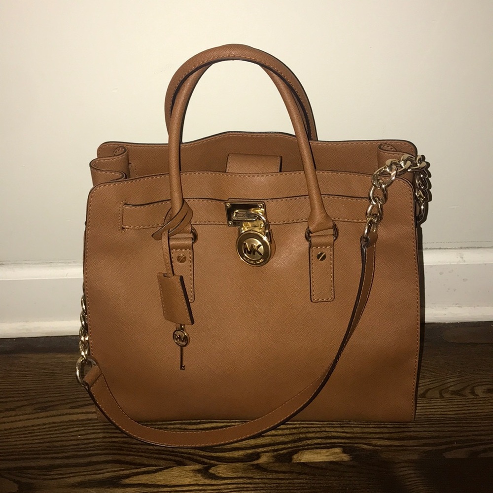 Michael Kors Hamilton with wallet!